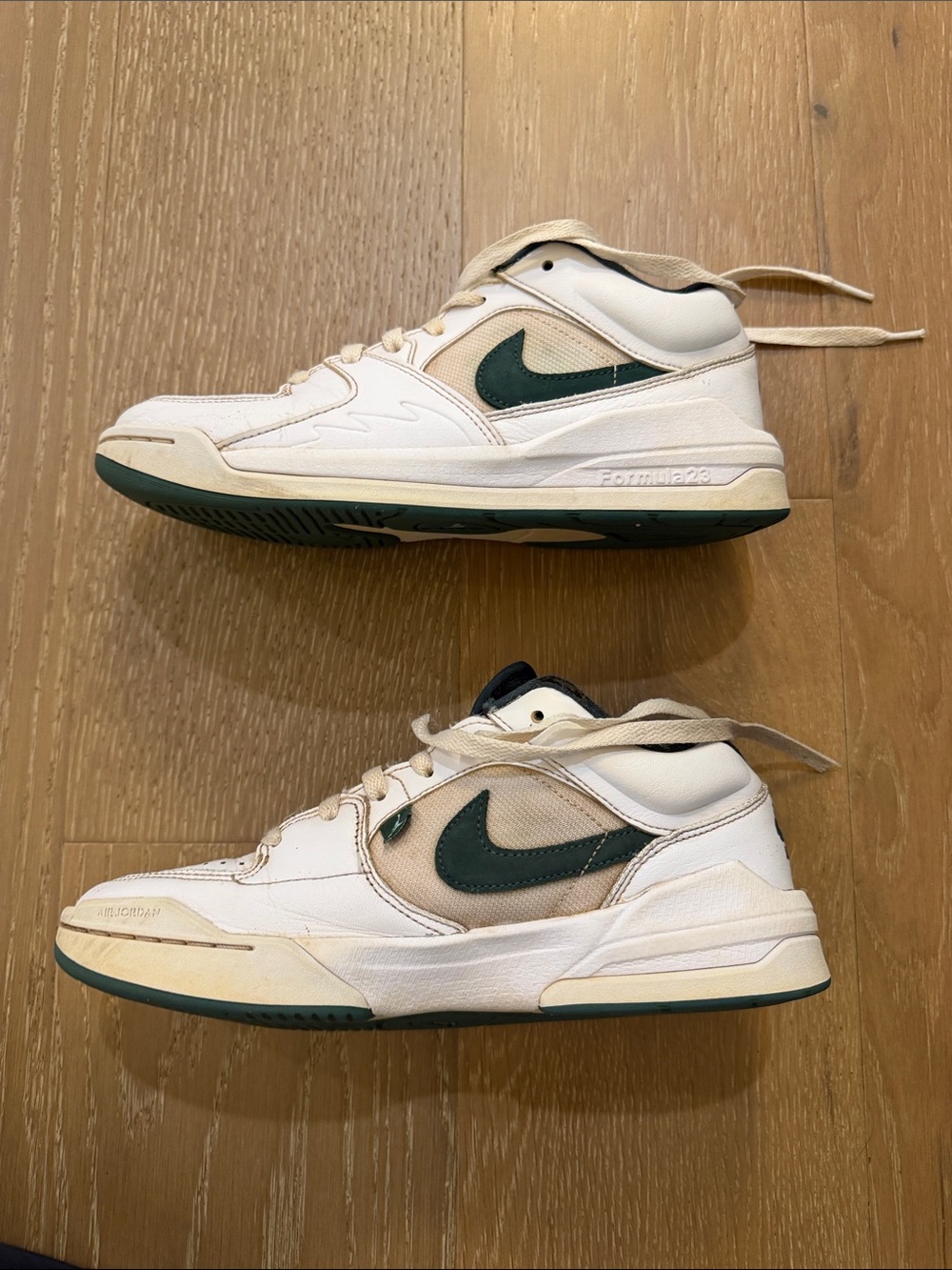 Nike Air Jordan Stadium 90 - big kid 6.5Y / Women’s 8 white with green - Picture 6 of 13